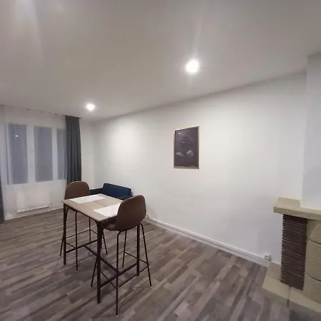 Noire Et Blanche Apartment