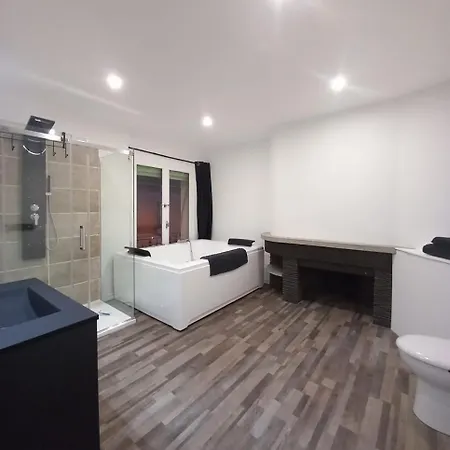 Noire Et Blanche Apartment *